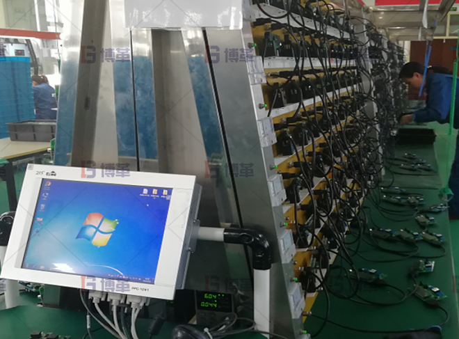大量使用工裝和治具，提高品質和提升生產效率。